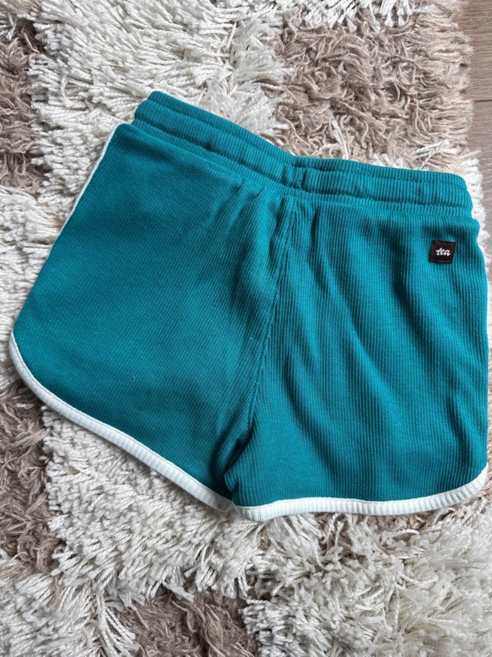 🩵 Tea Collection Teal Ribbed Lounge Shorts with White Trim - Size 5 - Picture 3 of 5